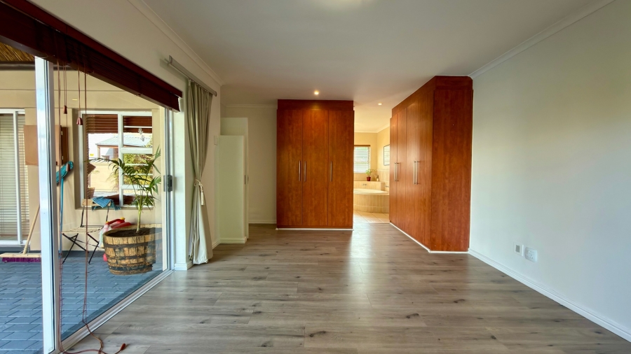 3 Bedroom Property for Sale in Olive Grove Western Cape